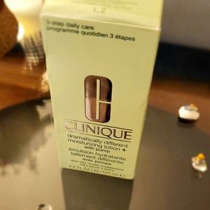 Clinique Dramatically Different